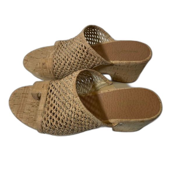 BARETRAPS Bethie Wedge Sandal - Women's Size 9 - Natural - Picture 1 of 6